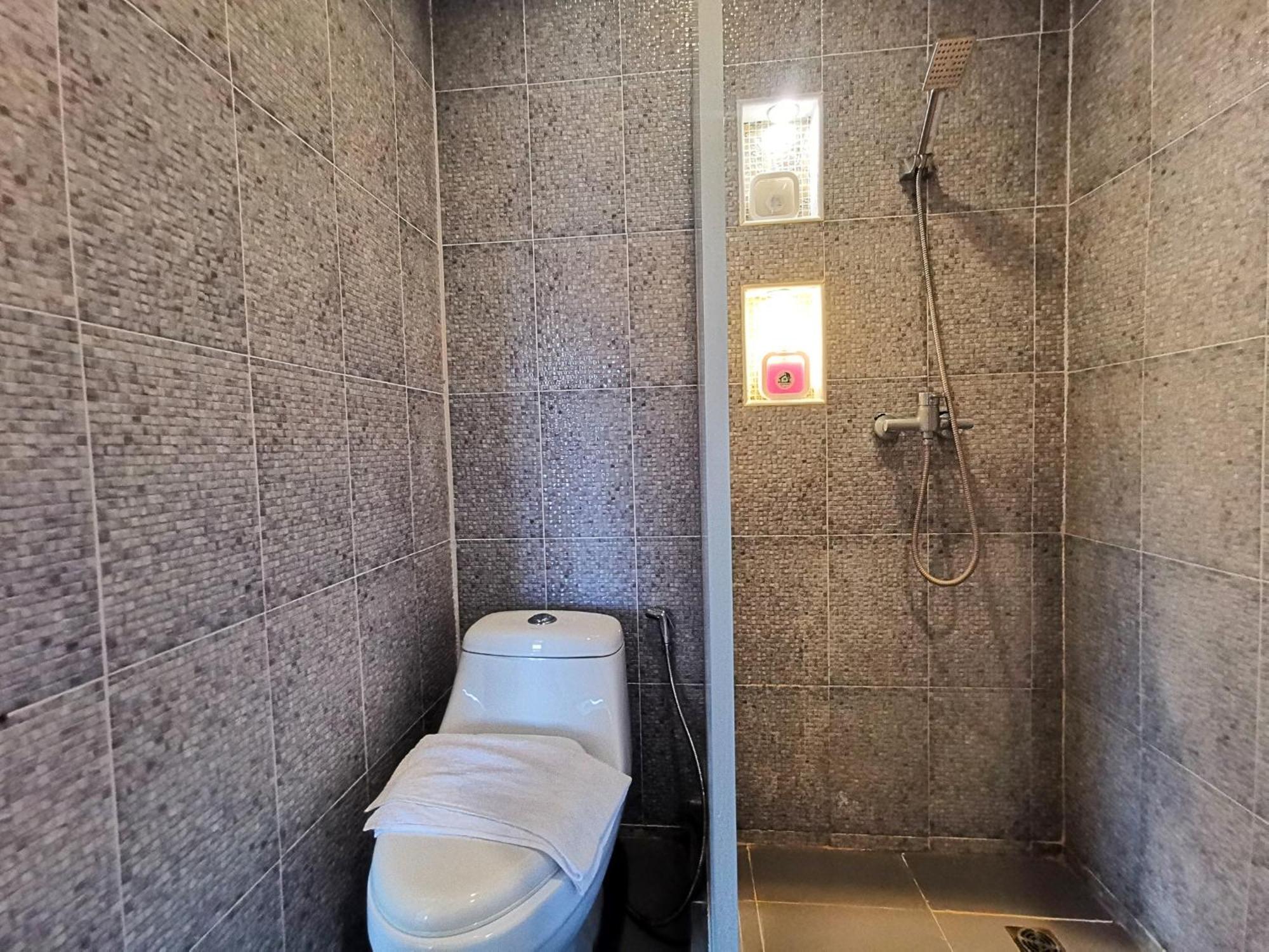Kan Home Hotel Канчанабури Экстерьер фото